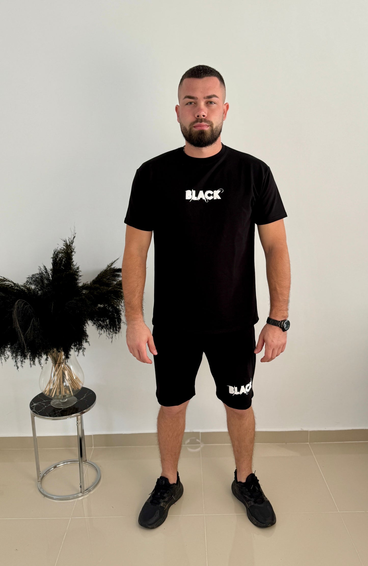 Tricou si pantaloni