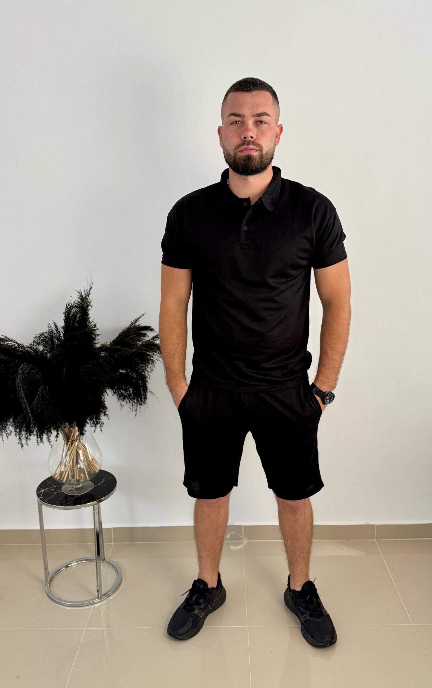 Tricou si pantaloni